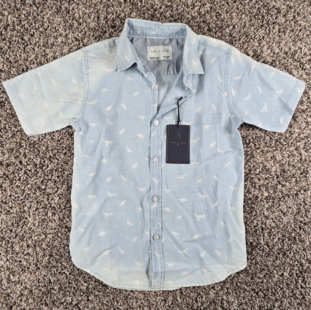 Day & Age Boys Sz 5T Short Sleeve Button Up Shirt Light Blue Dino Print NEW